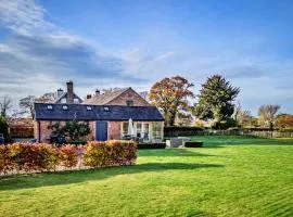 Finest Retreats - The Coach House at Tybroughton