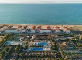 Camping Estival Vendrell Platja，位于科马鲁加的酒店