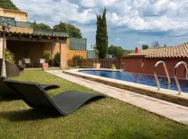 Villa close to the center w pool garden H30