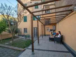 Dalia's Home Garden and Private Parking