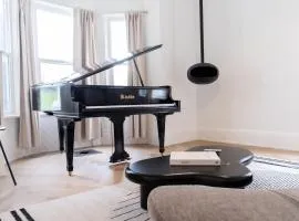 County Cove - Newly Renovated Century Home