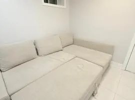 Studio Basement Suite with Sofa Bed and kitchen, Entrance from Garage -Sleeps 2