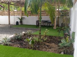 Bungalow，位于爱妮岛的简易别墅