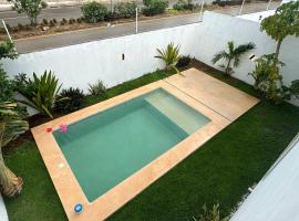 Private Canarian house with pool，位于Conkal的酒店