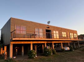 Cabañas Mc Chelo Pelluhue，位于Pelluhue的酒店