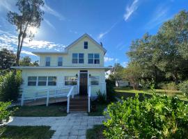 Old Florida Charm，位于Eustis的酒店