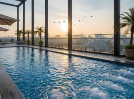 MAY DE VILLE Lakeside Hotel，位于河内的酒店