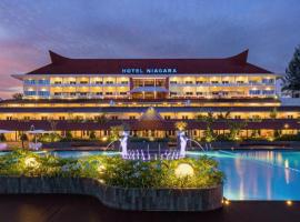 Hotel Niagara Parapat，位于巴拉巴特的带热水浴缸的酒店