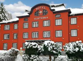 Active & Wellness Hotel Subterra，位于奥斯特罗夫的酒店