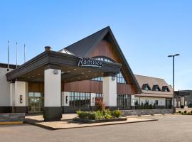 Radisson Hotel Montreal Airport，位于Saint-Laurent的酒店