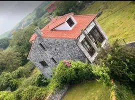 Casa de piedra reformada, playa Poo, Llanes