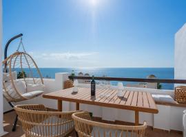 Acogedor apartamento con acceso directo al mar，位于米哈斯的酒店