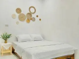 The Mountain Homestay & Cafe
