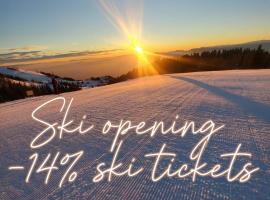 Eko Glamping Resort Krištof，位于戈雷尼斯卡地区采尔克列的酒店