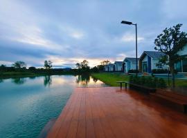 Hug Home Resort Wichianburi ฮักโฮม รีสอร์ท วิเชียรบุรี，位于Wichian Buri的低价酒店