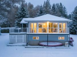 Spa & Lake Access - Le Chic Shack des 3 lacs，位于Trois-Lacs的酒店