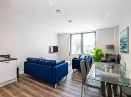 #94 Lux Crosby Gardens Apartment - 10 mins to Crosby Beach - Sleeps 4 - " Perfect for Business travelers and Small Families - Free Parking"