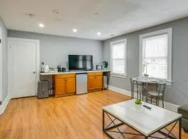 Easy Metro Access WFH-Friendly Apt 7 Mi to DC!