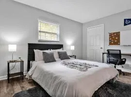 Pet Friendly Duke 1br - Near Hospital and Downtown