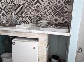 Independent Mini Loft Room 5 minutes from Poliforum，位于Sofía的酒店