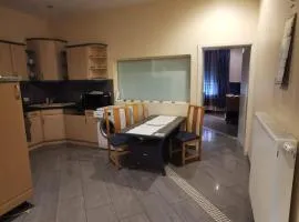 Ferienwohnung-Monteurwohnung-Parkplatz