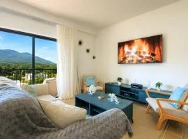 Cozy 2BD Condo, Near Beach