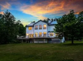 5 Minutes to Ski Hunter Mountain! Family Friendly - Hot Tub, Sauna, Sunset Views