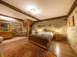 Old Town 60m2 Suite on 2 floors next to Town Hall