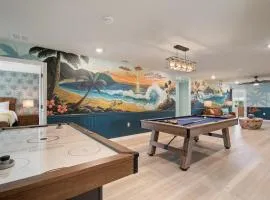 New 10-bedroom Luxury Retreat, Private Pool and Spa, Near Disney and Orlando