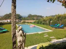 Casa com Piscina Privada de 10m e Jardim, até 8 pessoas, perto do Porto