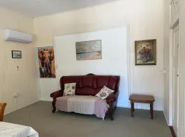 U4A upstairs ensuite room Home feel place