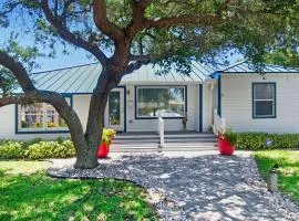 Blue Sky Beach Cottage - Cocoa Beach downtown