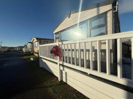 Wilson Getaways - Caravan Hire，位于拉尔的酒店