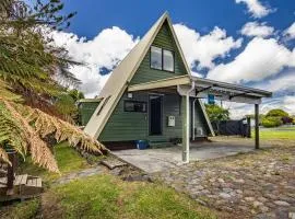 Peaks and Pines Chalet - Ohakune Holiday Home