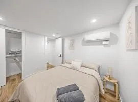 The Broadway Escape - Private Room in Times Square