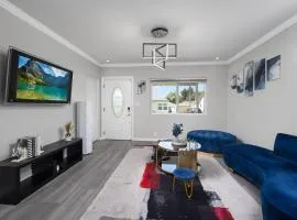 Pasadena Charming Vacation Home with Hot Jacuzzi