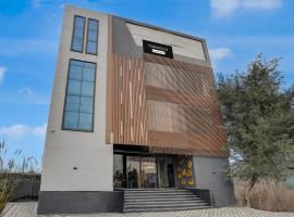 Super Townhouse Subharti University Meerut Formerly Hotel Celebration，位于Panchli的酒店