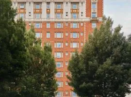 The Huntington Hotel