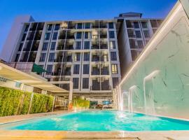 Marigold Sukhumvit - Free Shuttle to BTS Bearing Station，位于曼谷的酒店