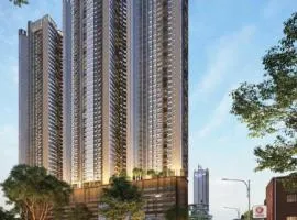 Tri-Zen Colombo 2 - 38th Floor Luxury Apartment with City Skyline Views & Rooftop Pool