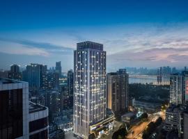 武汉黄鹤楼首义广场亚朵酒店，位于武汉的酒店