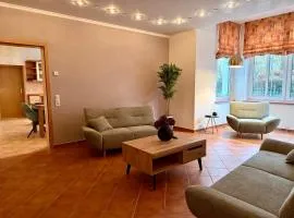 Stadtvilla Apartment zentral 200qm mit Sauna und Gym
