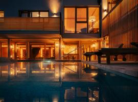 赫尔姆酒店，位于圣坎迪朵的酒店