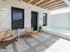 Rockaine Suites Sunset