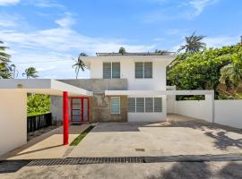 Villa Capitán Modern Stay Near Beach with pool，位于Vega Alta的酒店