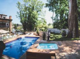 Hotel Cuevas - Adults Only，位于桑提亚纳德玛的浪漫度假酒店