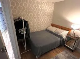 Quiet Double Ensuite in Prestige Location