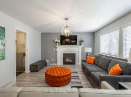 House for 15 with Firepit near The Village