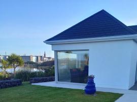 Ferry Lodge Cottage，位于基尔拉什的酒店