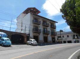 Hotel el Ángel Taxco，位于塔斯科·德·阿拉尔孔的青旅